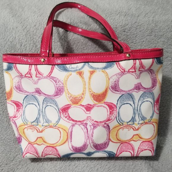 Coach Handbags - 👛Coach Scribbles handbag